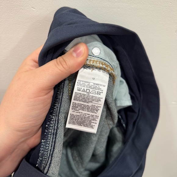 Old Navy Maternity Full Panel OG Loose Jeans in Sheldon Wash Size 12 - Picture 6 of 7